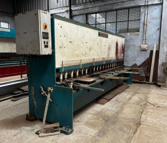 Hydraulic press brake bending machine